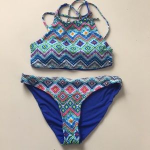 High-neck Bikini 👙🦋